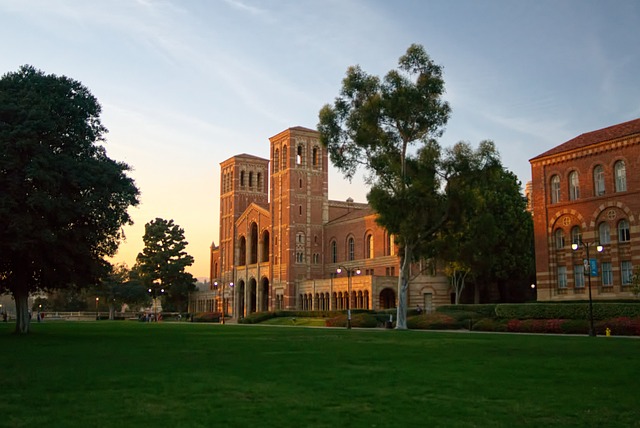 modern university campus building architecture